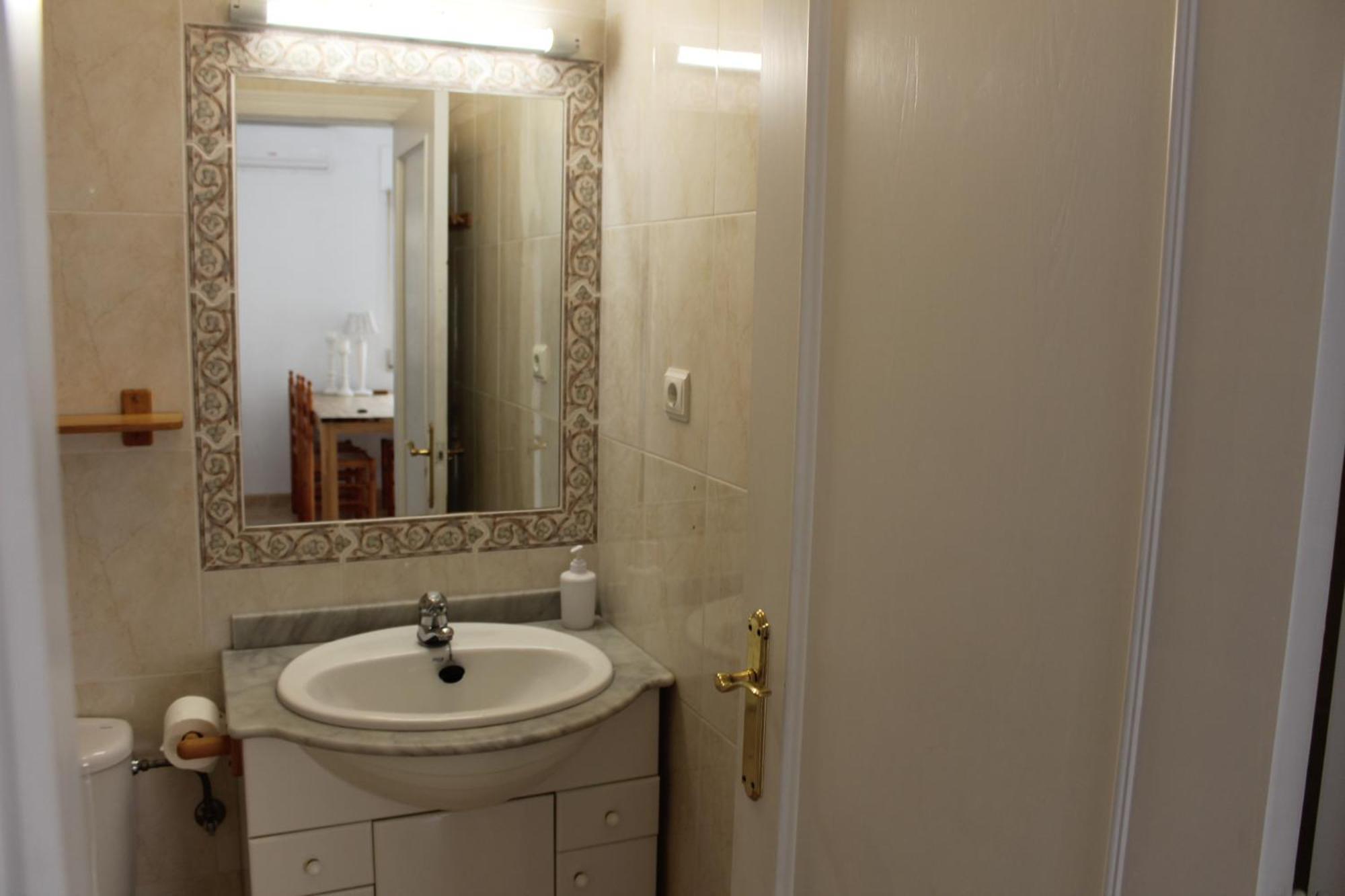 Bungalow With 2 Bedrooms And Roof Terrace In The Center Of La Zenia. Free Wifi. โอริอุเอลา ภายนอก รูปภาพ